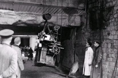 machine outil usine souterraine